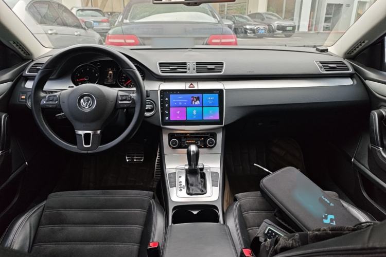 Used Volkswagen FAW-Volkswagen CC 2011 2.0 TSI Luxury Edition Center Console