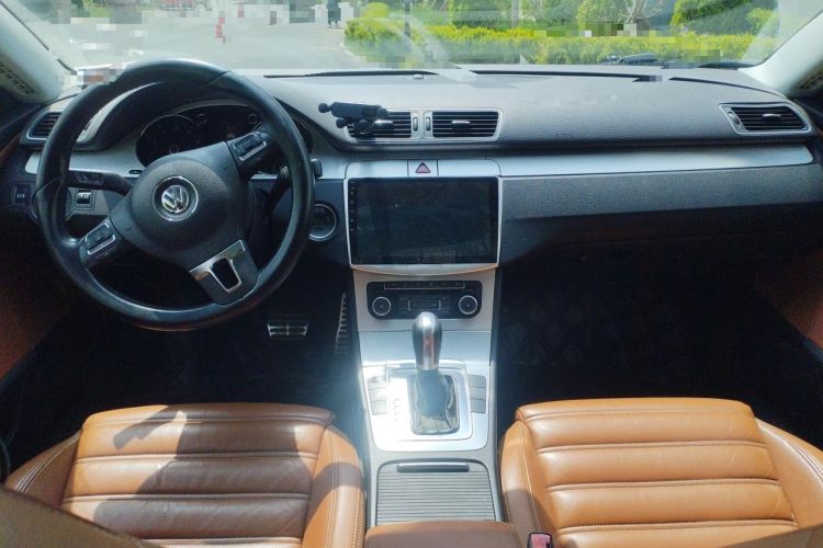 Used Volkswagen FAW-Volkswagen CC 2011 1.8TSI Luxury Model Center Console