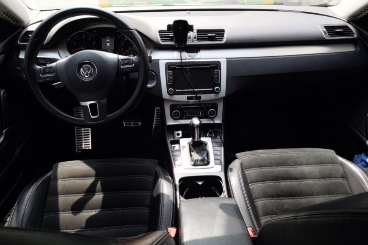 Used Volkswagen FAW-Volkswagen CC 2011 2.0 TSI Luxury Edition Center Console