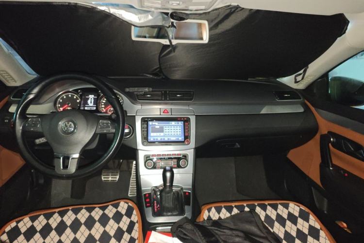 Used Volkswagen FAW-Volkswagen CC 2011 1.8TSI Luxury Model Center Console