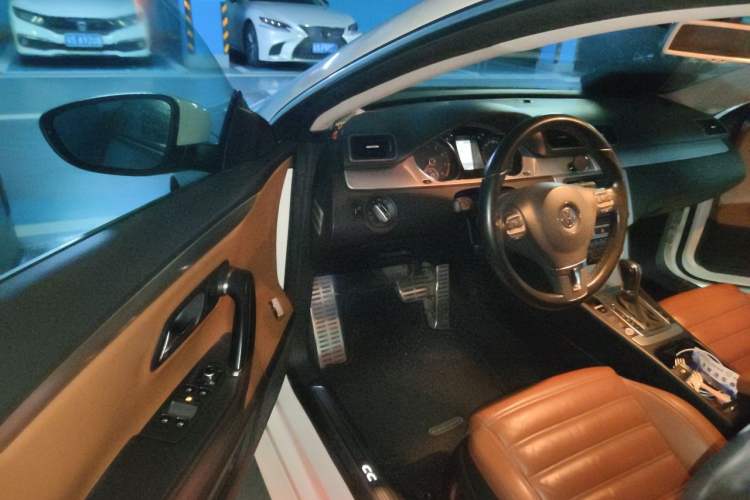 Used Volkswagen FAW-Volkswagen CC 2011 2.0 TSI Luxury Edition Driver Seat