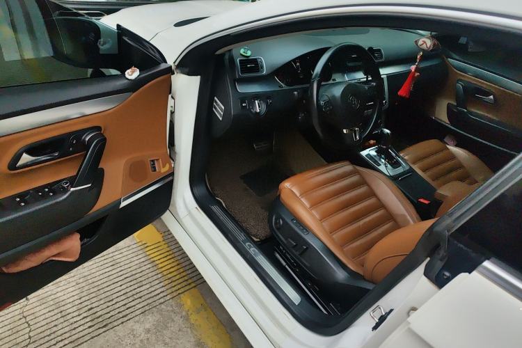 Used Volkswagen FAW-Volkswagen CC 2011 2.0 TSI Ultimate Edition Driver Seat