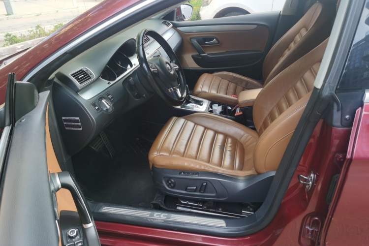 Used Volkswagen FAW-Volkswagen CC 2011 2.0 TSI Ultimate Edition Driver Seat