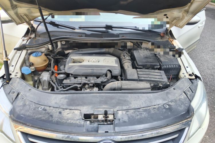 Used Volkswagen FAW-Volkswagen CC 2011 1.8 TSI Prestige Model Engine Bay