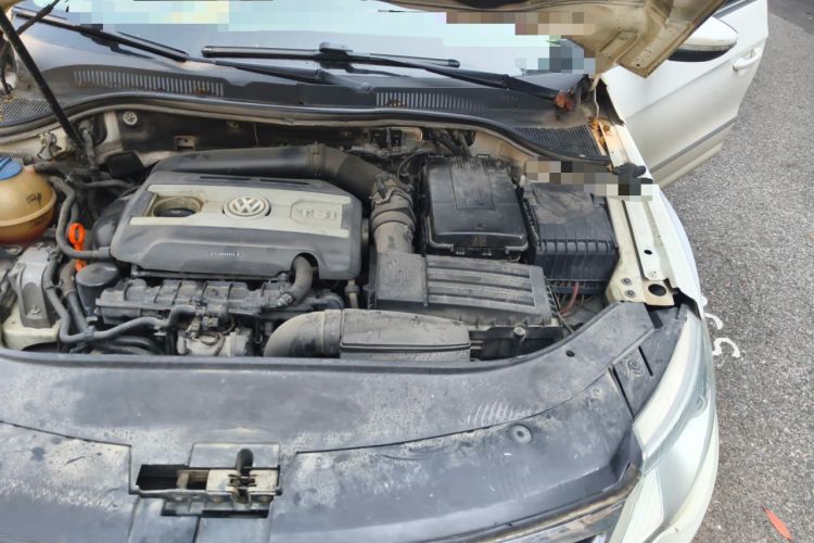 Used Volkswagen FAW-Volkswagen CC 2011 1.8 TSI Prestige Model Engine Bay Left