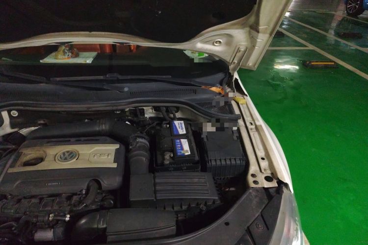 Used Volkswagen FAW-Volkswagen CC 2011 1.8TSI Luxury Model Engine Bay Left