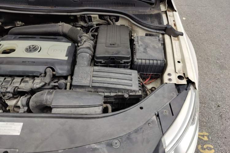 Used Volkswagen FAW-Volkswagen CC 2011 2.0 TSI Luxury Edition Engine Bay Left
