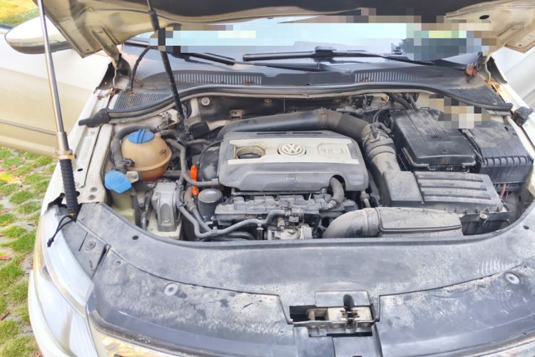Used Volkswagen FAW-Volkswagen CC 2011 1.8 TSI Prestige Model Engine Bay Right