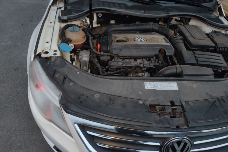 Used Volkswagen FAW-Volkswagen CC 2011 1.8TSI Luxury Model Engine Bay Right