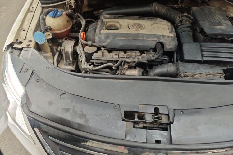 Used Volkswagen FAW-Volkswagen CC 2011 1.8TSI Luxury Model Engine Bay Right