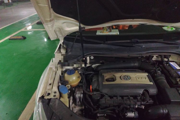 Used Volkswagen FAW-Volkswagen CC 2011 1.8TSI Luxury Model Engine Bay Right