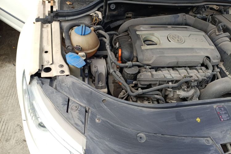 Used Volkswagen FAW-Volkswagen CC 2011 2.0 TSI Luxury Edition Engine Bay Right