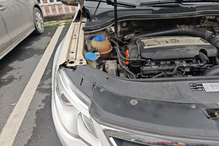 Used Volkswagen FAW-Volkswagen CC 2011 2.0 TSI Luxury Edition Engine Bay Right