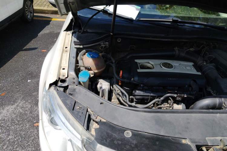 Used Volkswagen FAW-Volkswagen CC 2011 2.0 TSI Ultimate Edition Engine Bay Right