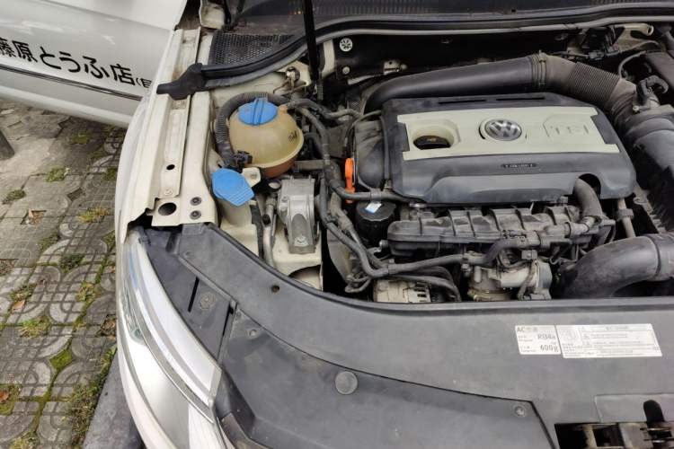 Used Volkswagen FAW-Volkswagen CC 2011 2.0 TSI Luxury Edition Engine Bay Right