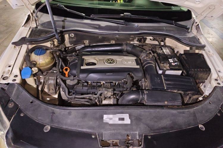 Used Volkswagen FAW-Volkswagen CC 2011 2.0 TSI Ultimate Edition Engine Bay