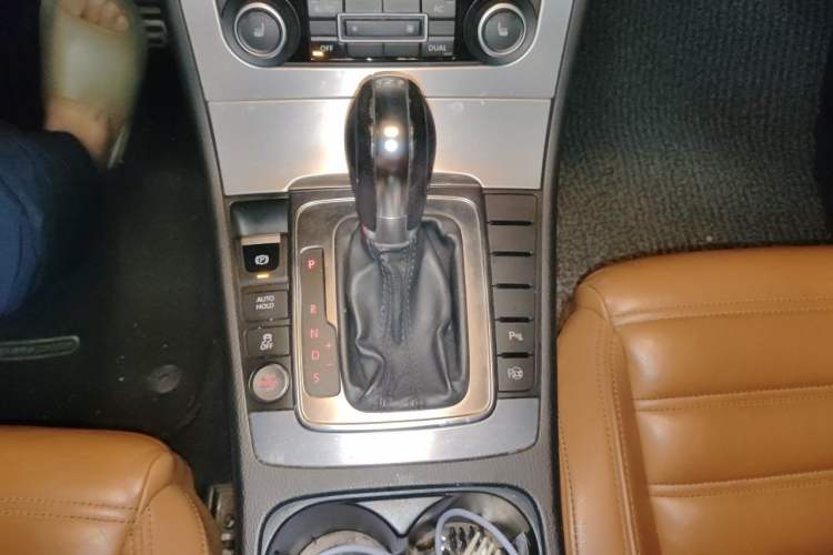 Used Volkswagen FAW-Volkswagen CC 2011 2.0 TSI Luxury Edition Gear Lever
