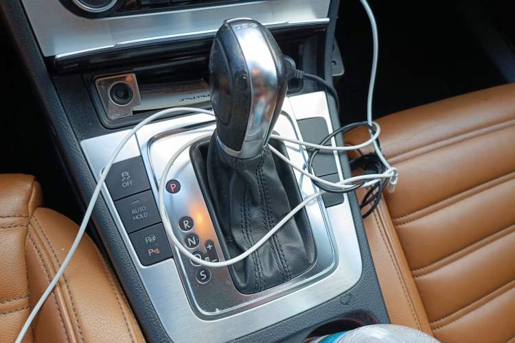 Used Volkswagen FAW-Volkswagen CC 2011 2.0 TSI Luxury Edition Gear Lever
