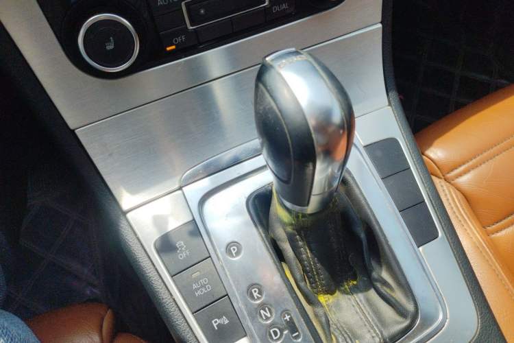 Used Volkswagen FAW-Volkswagen CC 2011 1.8TSI Luxury Model Gear Lever