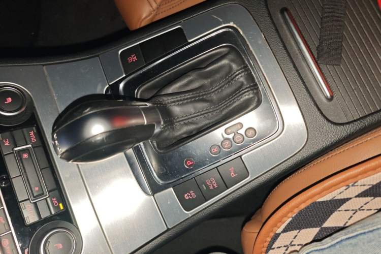 Used Volkswagen FAW-Volkswagen CC 2011 1.8TSI Luxury Model Gear Lever