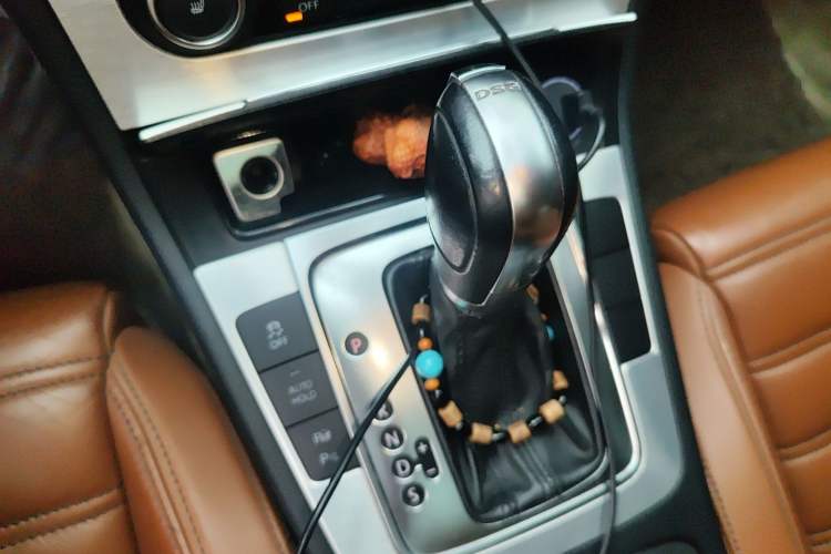 Used Volkswagen FAW-Volkswagen CC 2011 2.0 TSI Ultimate Edition Gear Lever