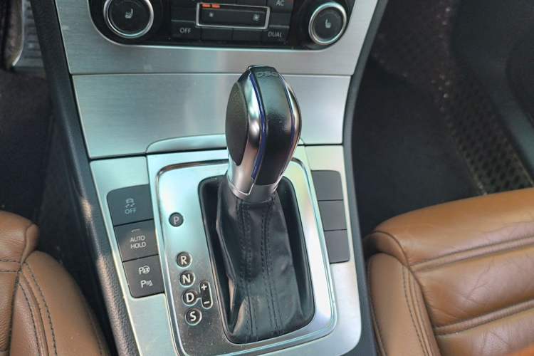 Used Volkswagen FAW-Volkswagen CC 2011 2.0 TSI Luxury Edition Gear Lever
