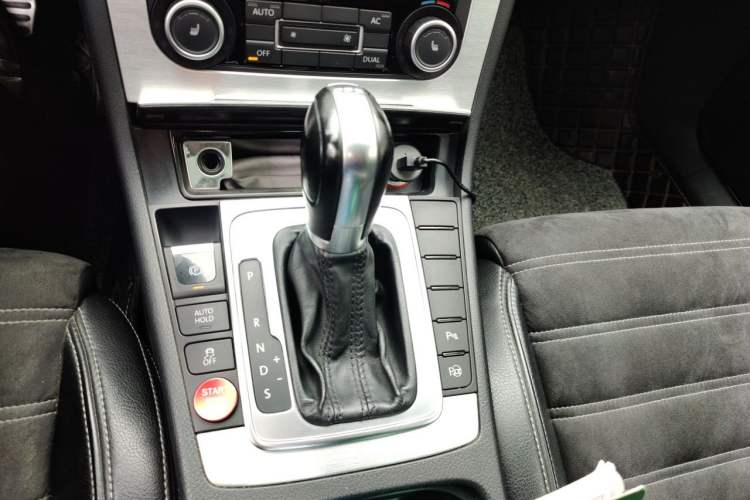 Used Volkswagen FAW-Volkswagen CC 2011 2.0 TSI Luxury Edition Gear Lever