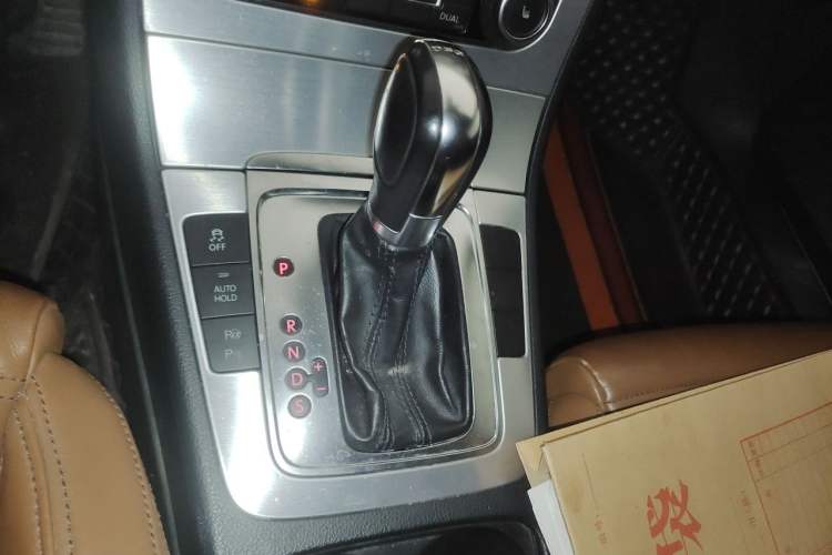 Used Volkswagen FAW-Volkswagen CC 2011 2.0 TSI Ultimate Edition Gear Lever