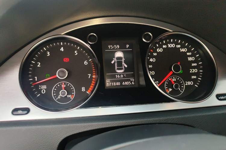 Used Volkswagen FAW-Volkswagen CC 2011 2.0 TSI Ultimate Edition Instrument Cluster