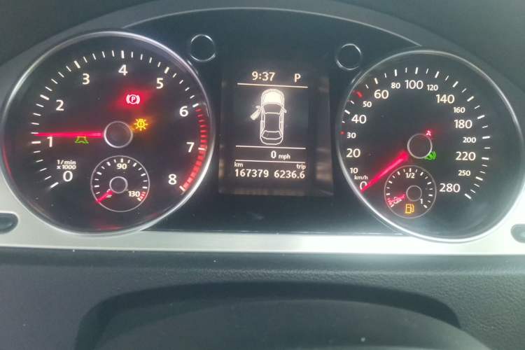 Used Volkswagen FAW-Volkswagen CC 2011 2.0 TSI Luxury Edition Odometer Close Up