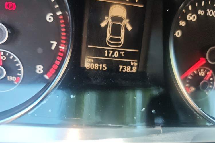 Used Volkswagen FAW-Volkswagen CC 2011 2.0 TSI Ultimate Edition Odometer Close Up