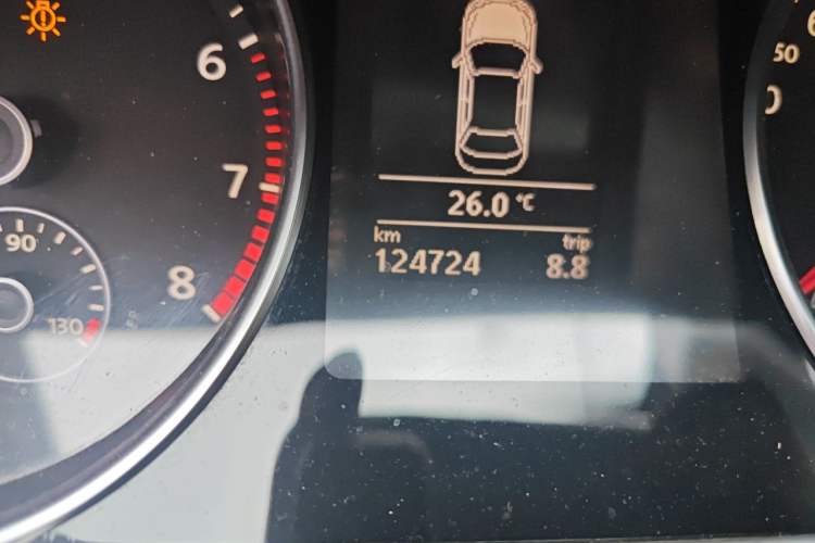Used Volkswagen FAW-Volkswagen CC 2011 2.0 TSI Ultimate Edition Odometer Close Up