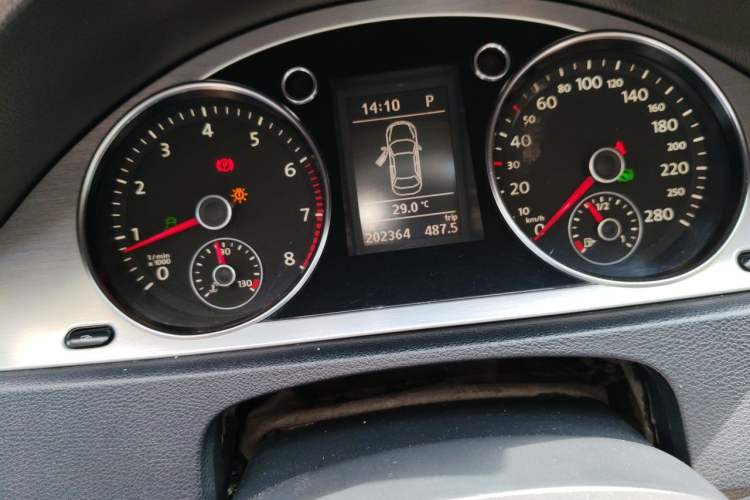 Used Volkswagen FAW-Volkswagen CC 2011 2.0 TSI Ultimate Edition Odometer Close Up