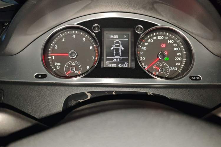 Used Volkswagen FAW-Volkswagen CC 2011 1.8TSI Luxury Model Odometer Close Up