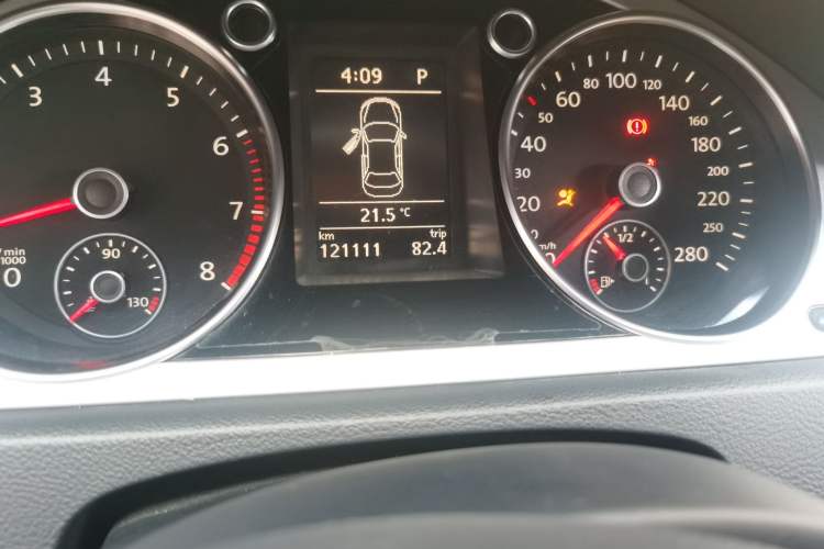 Used Volkswagen FAW-Volkswagen CC 2011 2.0 TSI Ultimate Edition Odometer Close Up