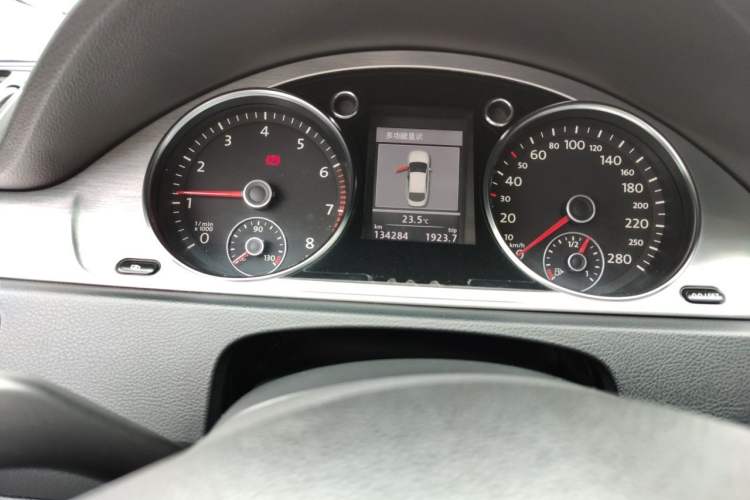 Used Volkswagen FAW-Volkswagen CC 2011 2.0 TSI Luxury Edition Odometer Close Up