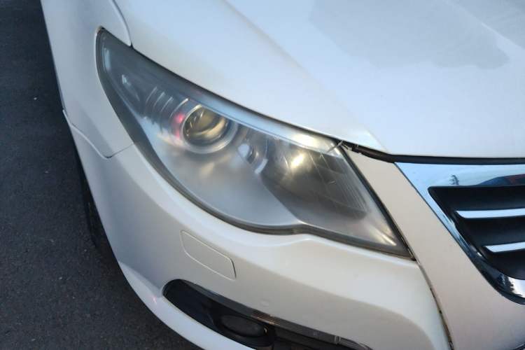 Used Volkswagen FAW-Volkswagen CC 2011 1.8TSI Luxury Model Right Front Headlight