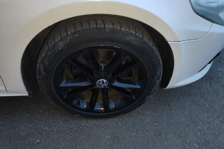 Used Volkswagen FAW-Volkswagen CC 2011 1.8TSI Luxury Model Right Front Wheel Hub