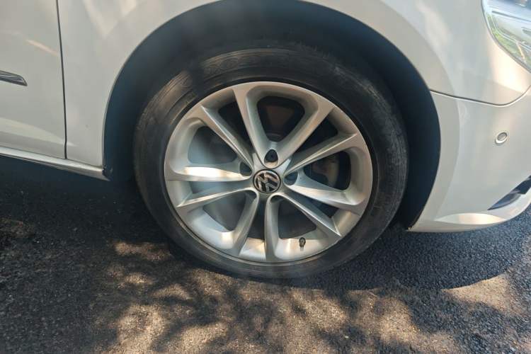 Used Volkswagen FAW-Volkswagen CC 2011 2.0 TSI Ultimate Edition Right Front Wheel Hub