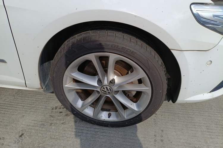 Used Volkswagen FAW-Volkswagen CC 2011 2.0 TSI Luxury Edition Right Front Wheel Hub