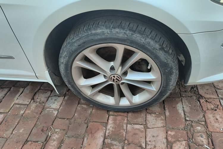 Used Volkswagen FAW-Volkswagen CC 2011 2.0 TSI Luxury Edition Right Front Wheel Hub