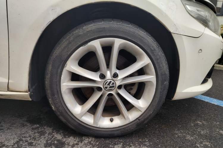 Used Volkswagen FAW-Volkswagen CC 2011 2.0 TSI Ultimate Edition Right Front Wheel Hub