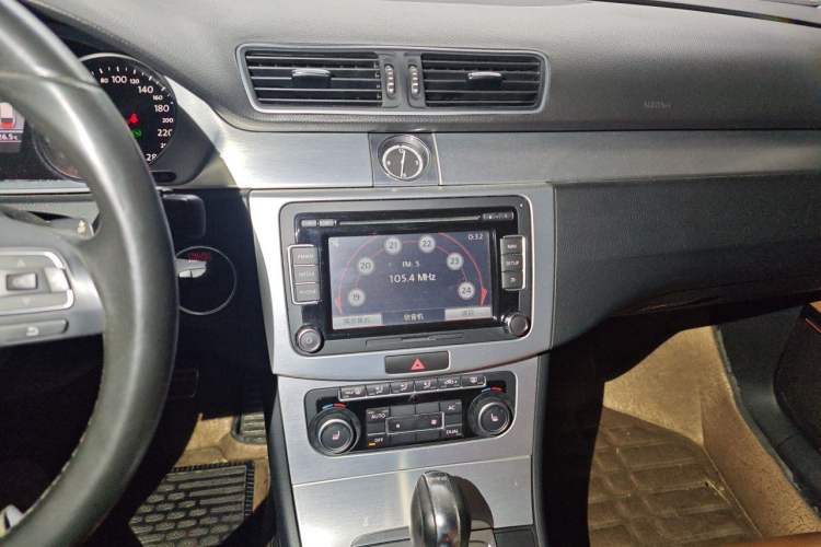 Used Volkswagen FAW-Volkswagen CC 2011 1.8 TSI Prestige Model Audio And AC Panel