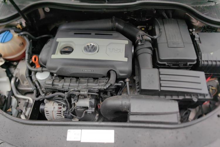 Used Volkswagen FAW-Volkswagen CC 2011 1.8TSI Luxury Model Engine Bay