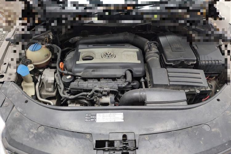 Used Volkswagen FAW-Volkswagen CC 2011 1.8TSI Luxury Model Engine Bay