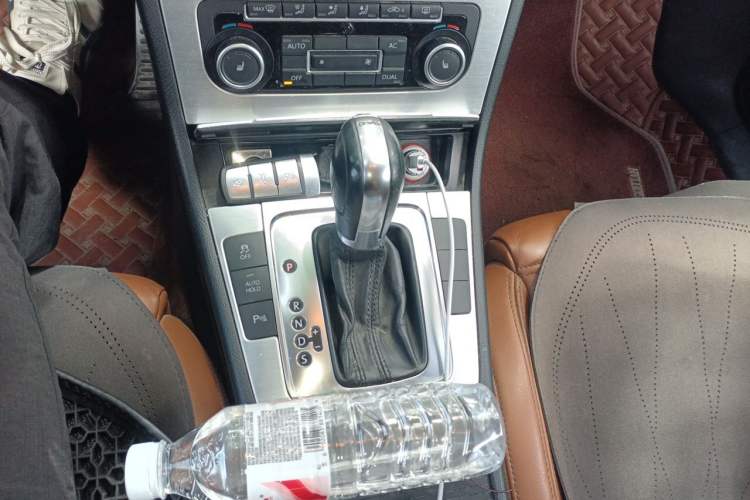 Used Volkswagen FAW-Volkswagen CC 2011 1.8TSI Luxury Model Gear Lever