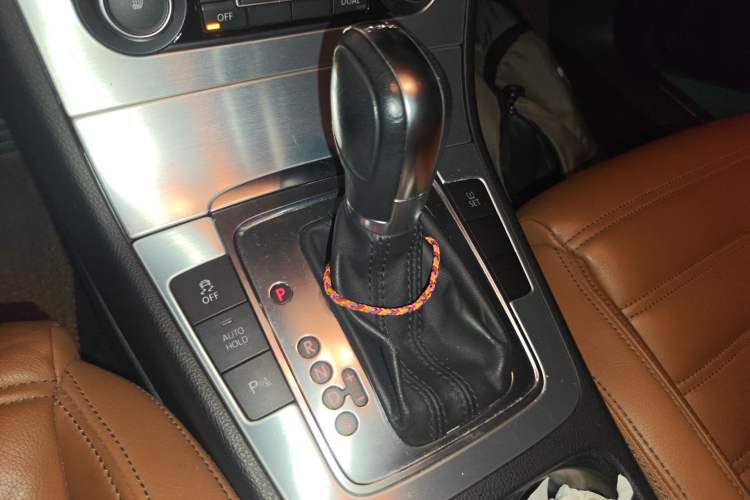 Used Volkswagen FAW-Volkswagen CC 2011 2.0 TSI Luxury Edition Gear Lever