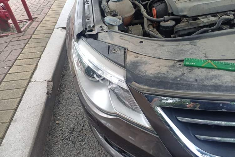 Used Volkswagen FAW-Volkswagen CC 2011 1.8TSI Luxury Model Right Front Headlight
