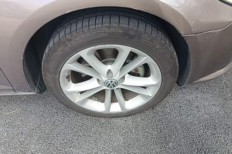 Used Volkswagen FAW-Volkswagen CC 2011 1.8 TSI Prestige Model Right Front Wheel Hub