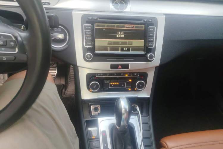 Used Volkswagen FAW-Volkswagen CC 2012 2.0 TSI Ultimate Edition Audio And AC Panel
